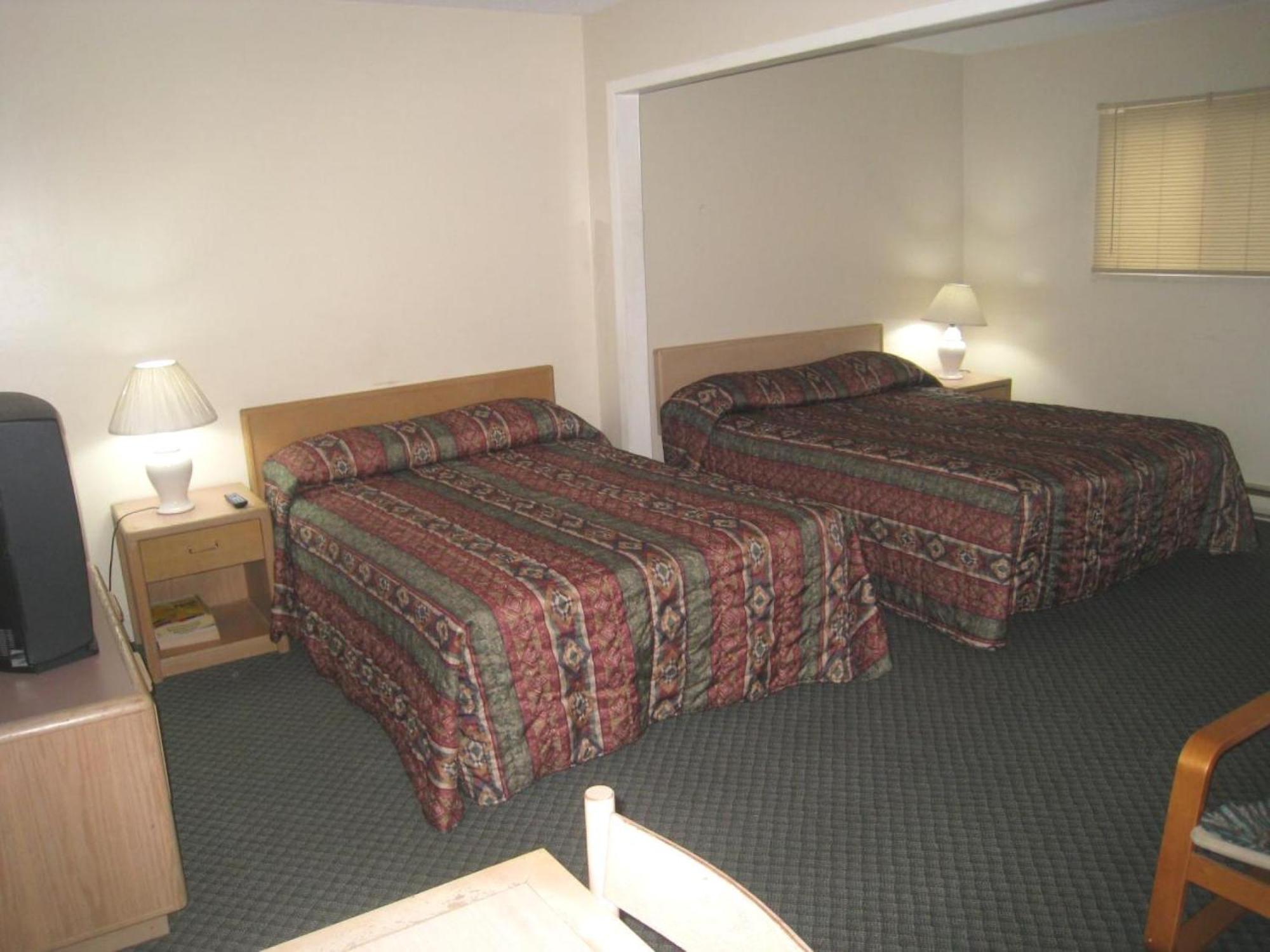 Beach Grove Motel Tsawwassen Bagian luar foto